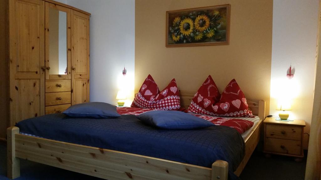 Haus Angelika - Bed & Breakfast - Innsbruck/Igls Екстер'єр фото
